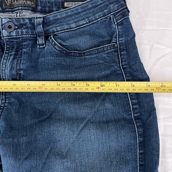 ❤️ Host Pick❤️❤️ Petite Brittney Boot cut Guess jeans 30 x 30 - Picture 8 of 9